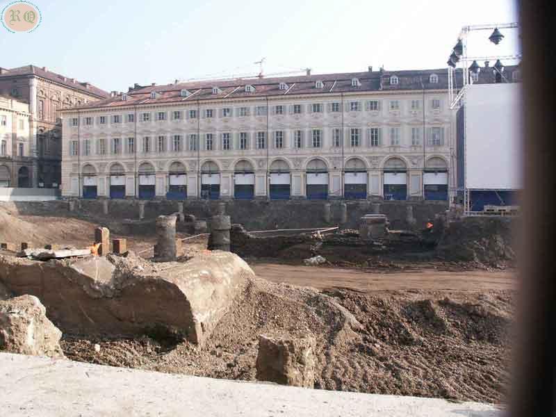 Piazza S.
                    Carlo dalla parte di piazza Castello